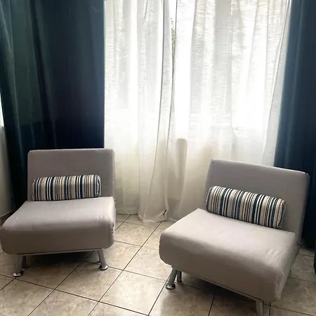 Old Town Chic 1 Bedroom W Self Check In Boekarest