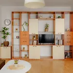 Old Town Chic 1 Bedroom W Self Check In Apartman Bukarest